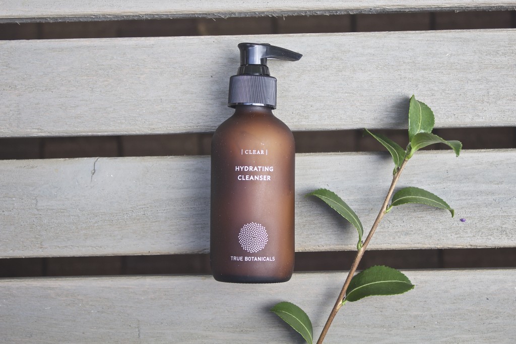 Clear hydrating cleanser