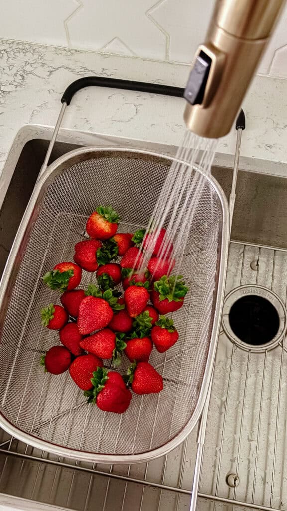How to clean fruits naturally using running water — washing fresh fruits and vegetables to remove dirt and bacteria